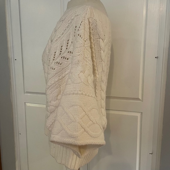 Express‎ Cream Cable Knit Chunky Sweater Women's Large Cotton/wool/angora blend - Picture 4 of 11